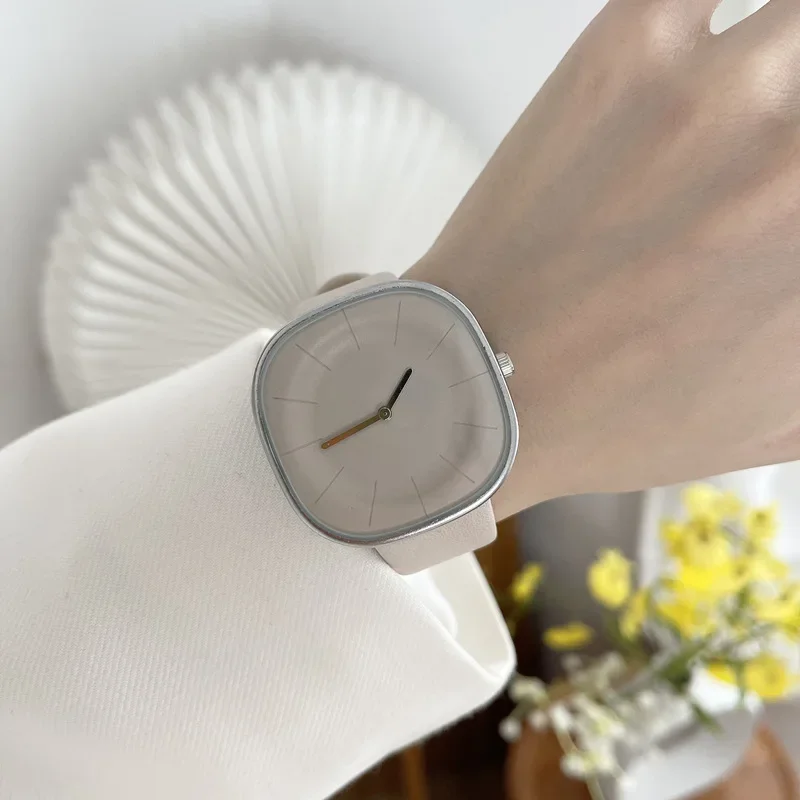 Рисунок 2 - Часы наручные женские кварцевые