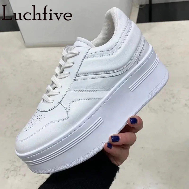 

Brand Designer White Flat Platform Shoes Women Round Toe Casual Sneakers Outside Walking Spring Autumn Causal Shoes Women