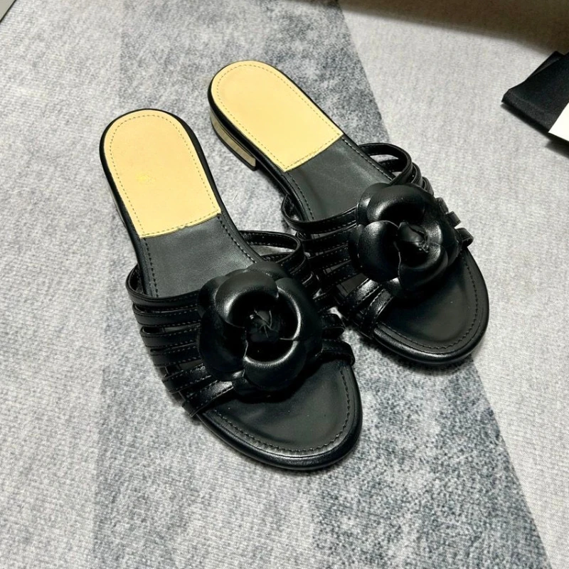 Women's Slippers 2024 European and American Summer New Casual Outwear Camellia Open Toe Flat Heel Slippery Beach Shoes