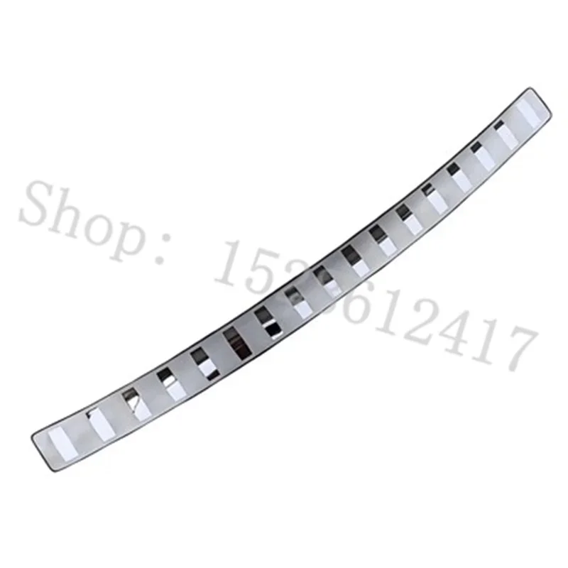 

Car accessories Stainless Rear Bumper Protector Sill Trunk Tread Plate Trim for Mercedes Benz GLC300L/260L 2016-2022 Styling