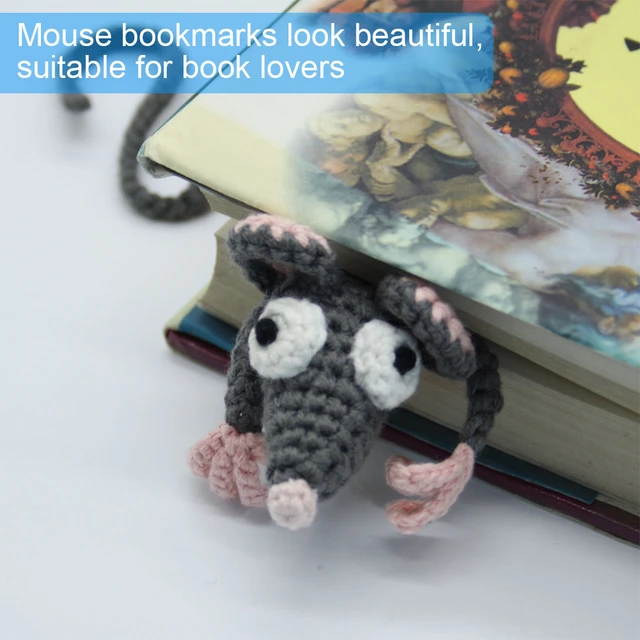 How to Crochet the Book Lovers Bookmark 