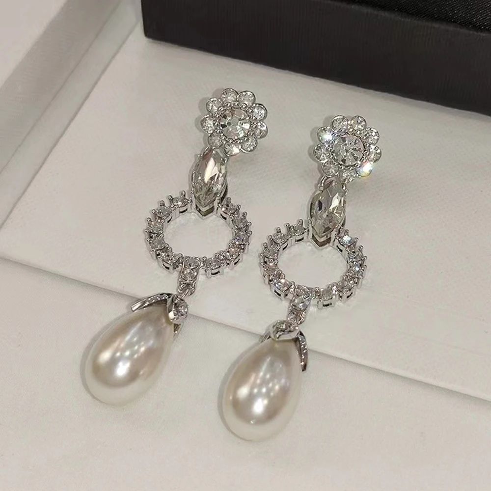 

To Reins Classic Vintage Crystal Pearl Pendant Silver Colour Long Ear Clip Women Hight Quality Lovely Party Birthday Jewelry