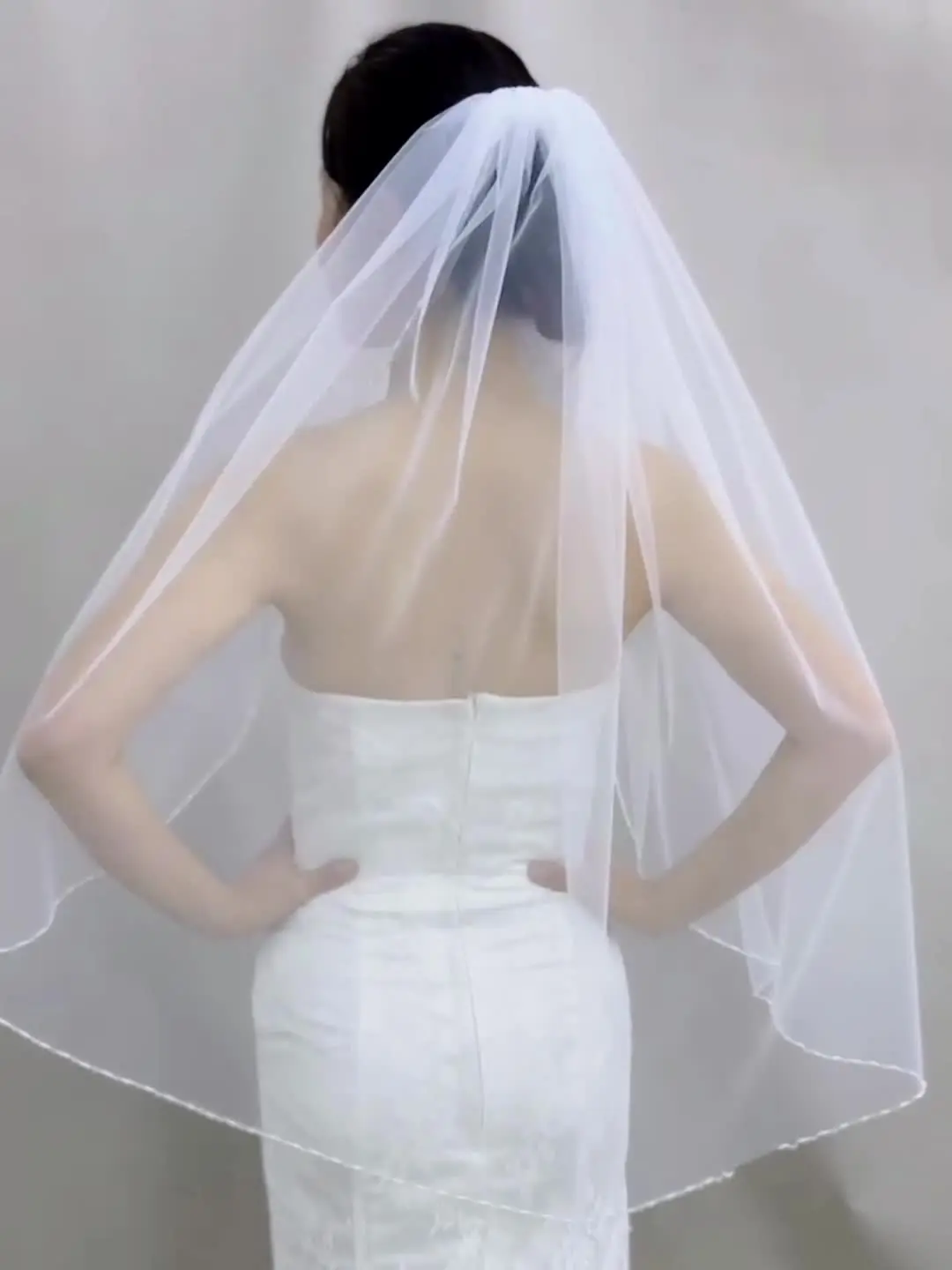 TOPQUEEN V107 Wedding Veils With Pearl And Beading Bridal Crystal Beaded Bling Short