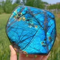 Labradorite naturelle de haute qualité à reflets arc-en-ciel, de forme libre, une sculpture saisissante, cristal de pierre précieuse à énergie bleue 5