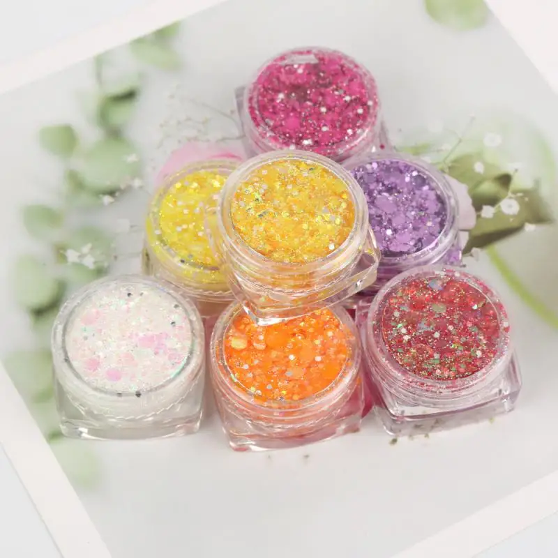 Holographic Glitter Makeup Glitter Gel Makeup Glitter Makeup Sparkling Glitter Eyeshadow Palette Waterproof Big Sequins Shimmer Eyeshadow Gel Shiny Metallic Eyes Pigments Festival Makeup