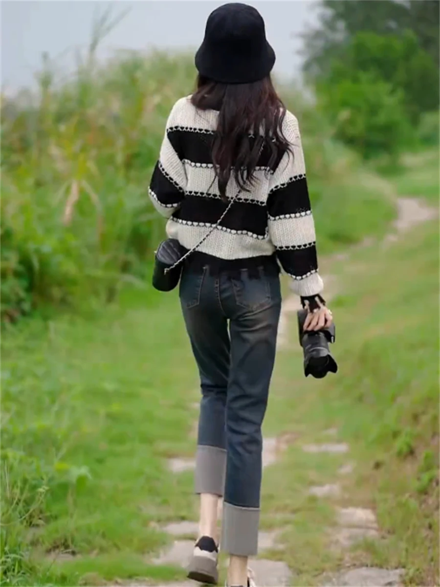 

2023 Versatile loose casual striped color block sweater