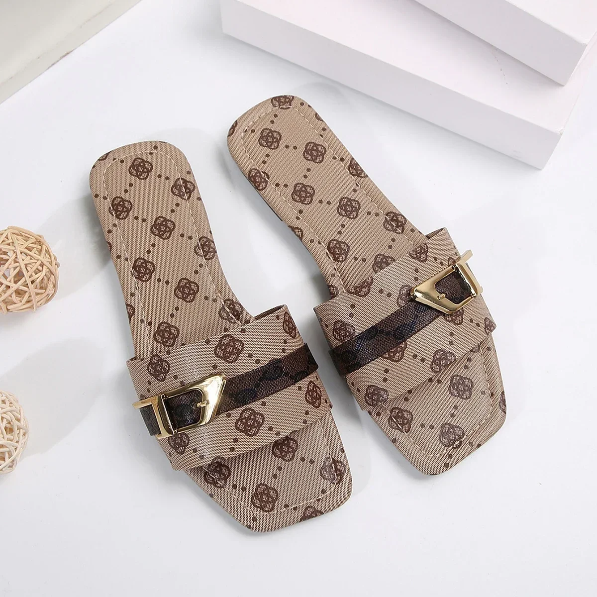 Summer Women Slippers Solid Color Women's Sandals Flat Bottom Anti Slip Fashion Slippers Designer New Sandals
