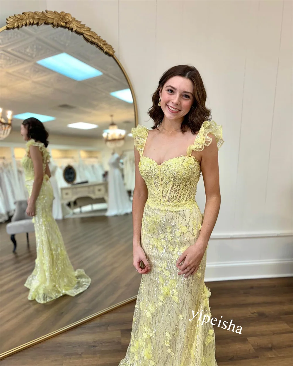 Рисунок 2 - Платье для выпускного вечера с