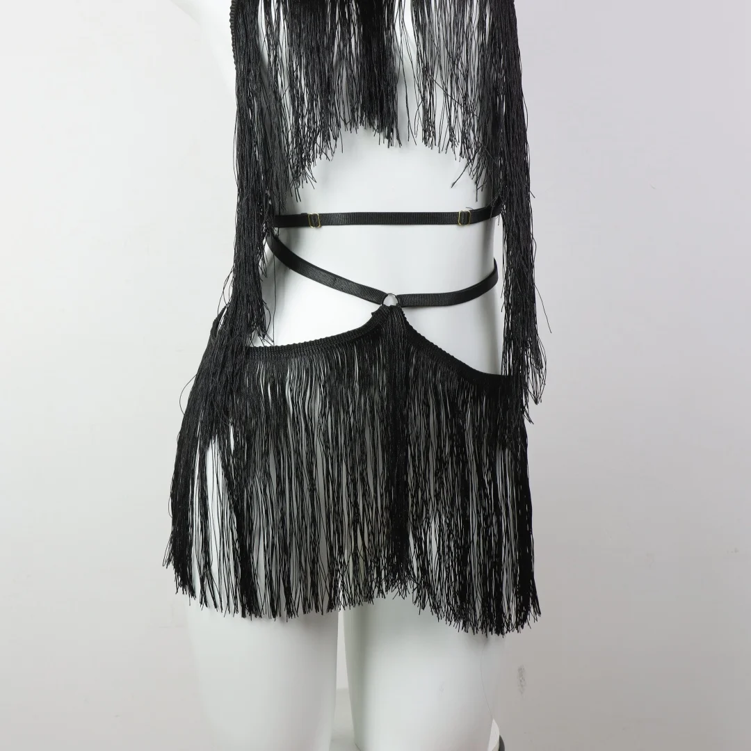 UYEE 2-teiliges Damen-Set: Schwarzes Neckholder-Top mit Quasten-Detail und verstellbarem elastischem Harness-Gürtel für alle Jahreszeiten – Detail 10