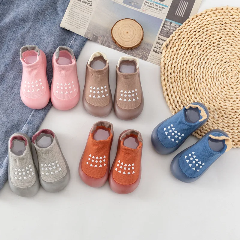 

Baby glue indoor and outdoor baby toddler socks and shoes for boys and girls rubber sole insulation socks and shoes