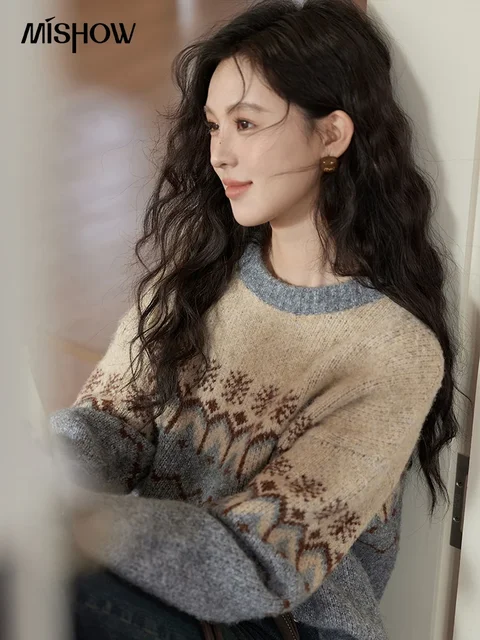 MISHOW سترة محبوكة عتيقة للنساء نمط ندفة الثلج تريكو 2025 خريف شتاء جديد غير رسمي متعدد الاستخدامات بلوفرات MXD55Z1031 2