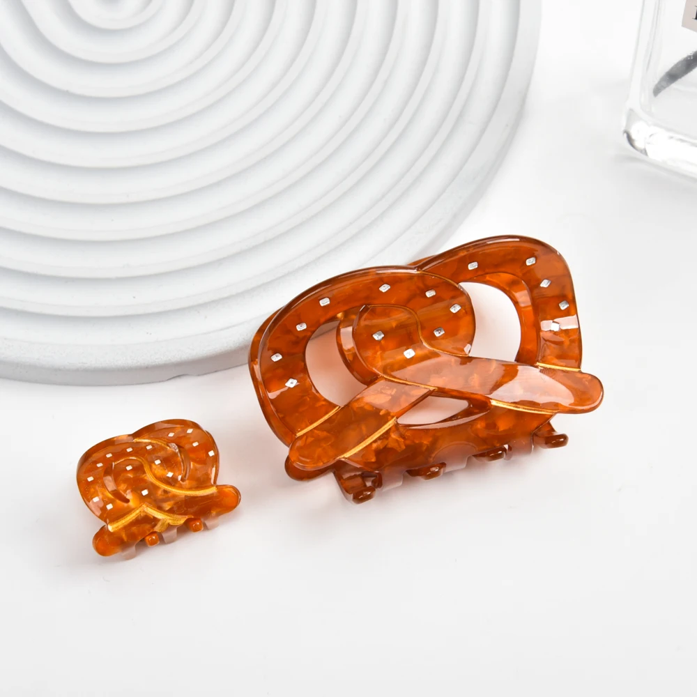 Muweordy Creative Cute Hair Clip Retro Biscuit Shark Hair Claw For Women Hair Accessories Girls Crab Hair Clip Headwear 2023 New_voghion.com