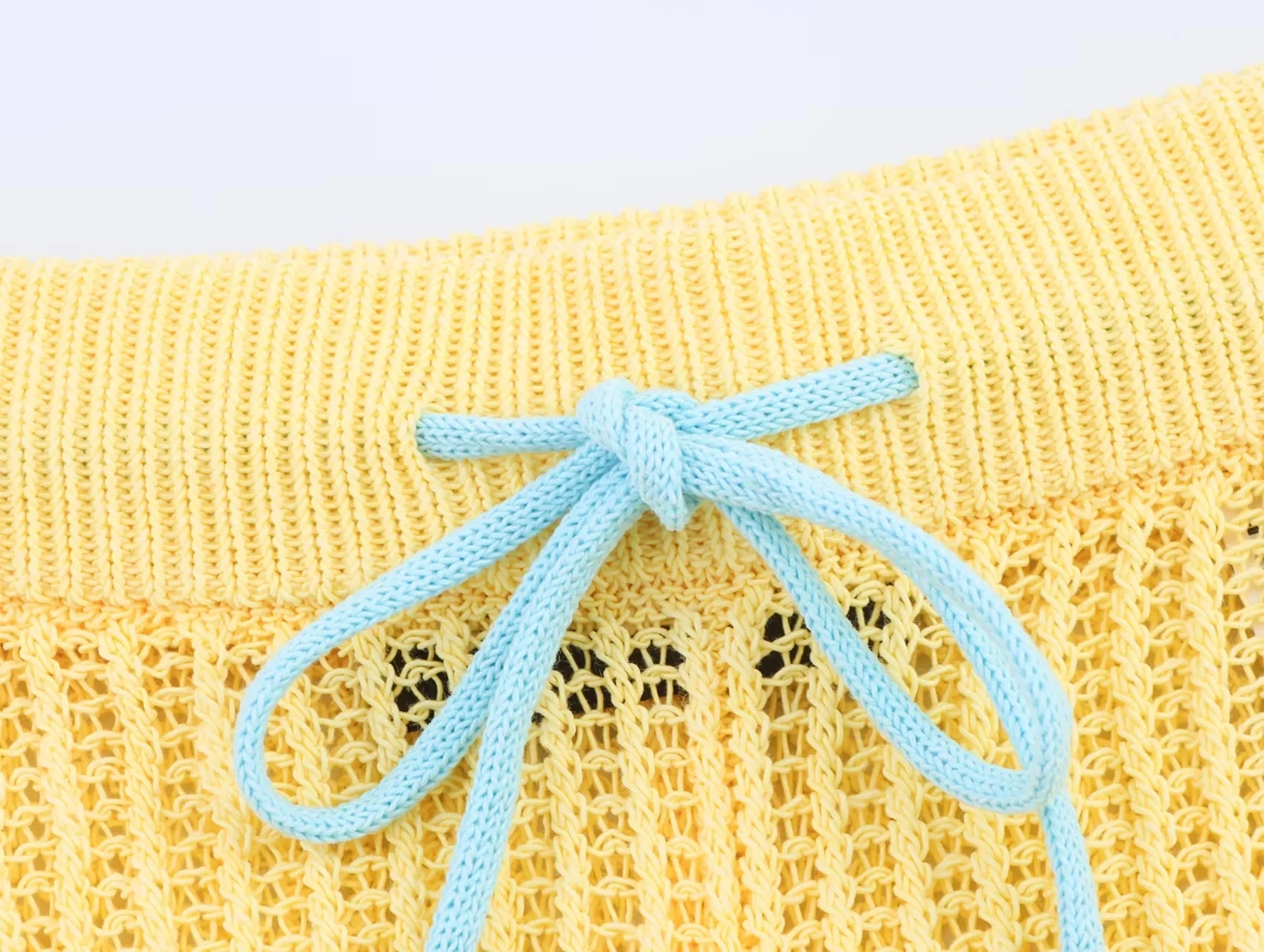 KONDALA Casual Aushöhlen Stricken Frauen Anzüge Tasten Kurzarm Strickjacken Frauen Breite Bein Shorts Mode 2025, Herbst Urlaub Anzug – Detail 19