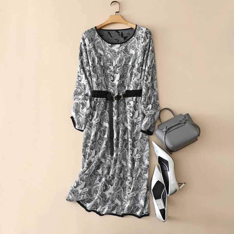 Рисунок 3 - Женское трикотажное жаккардовое платье-свитер