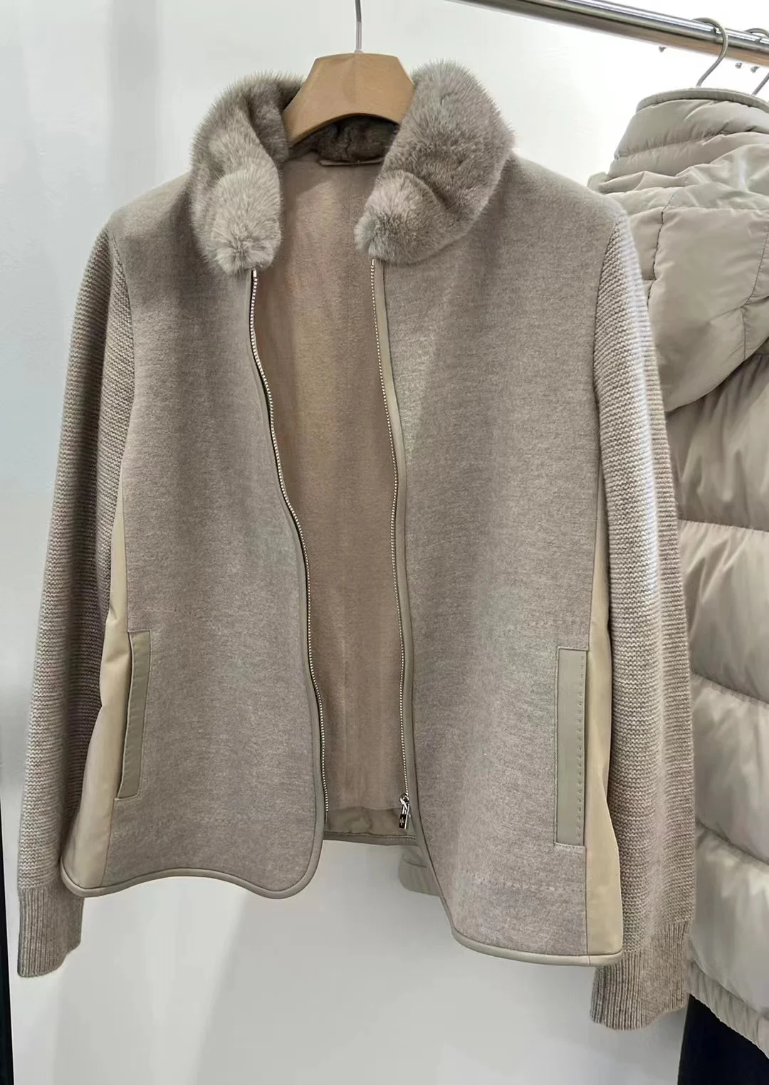 

Zipped Casual Style Cardigan, Genuine Mink, 100% Cashmere, High Quality