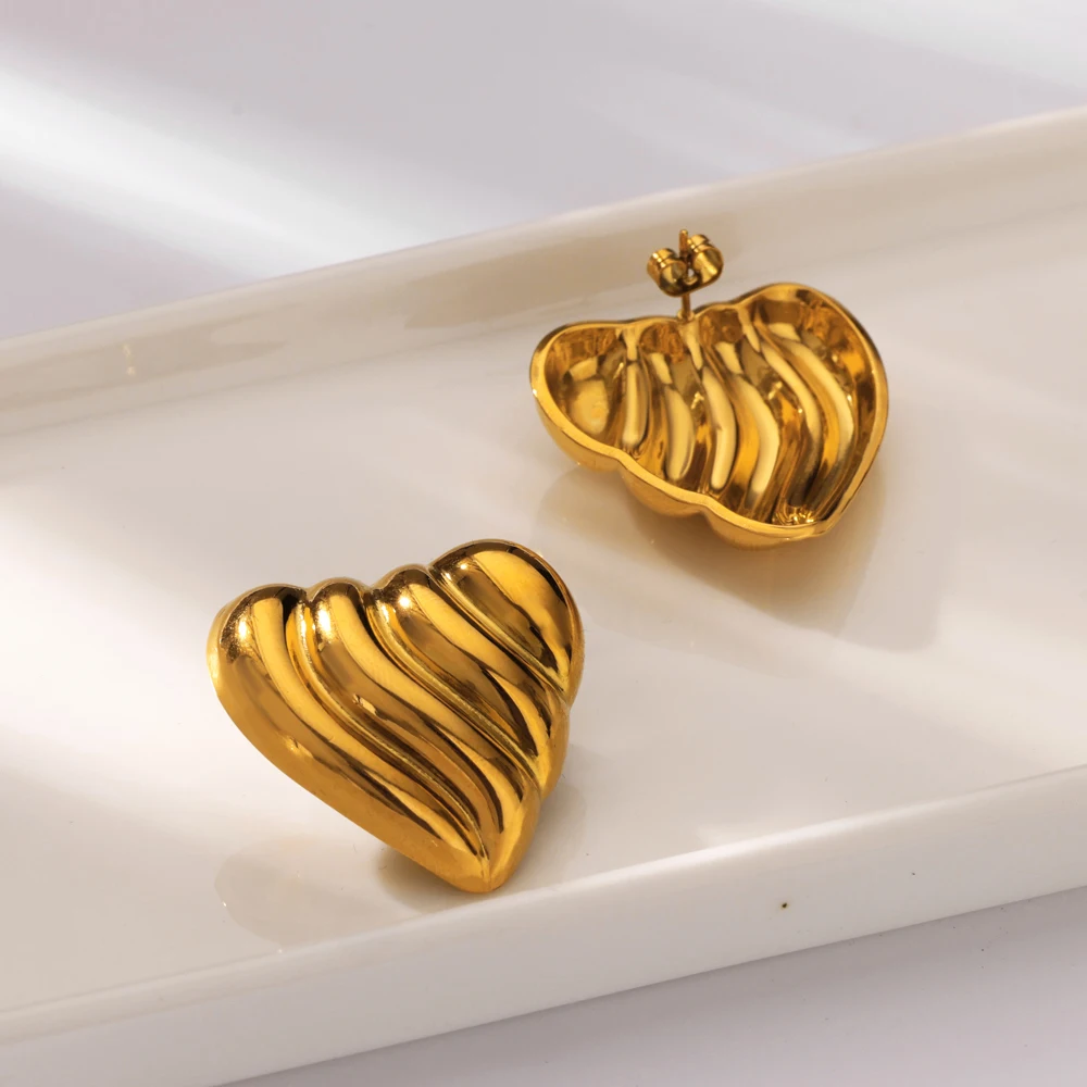 Stainless Steel 3D Textured Heart Stud Earrings Bold Gold Tone for Daily Wear