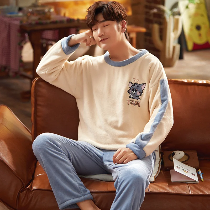 Men's flannel pajamas in autumn and winter, round neck coral fleece for warmth, student casual wear with thick fleece,_voghion.com