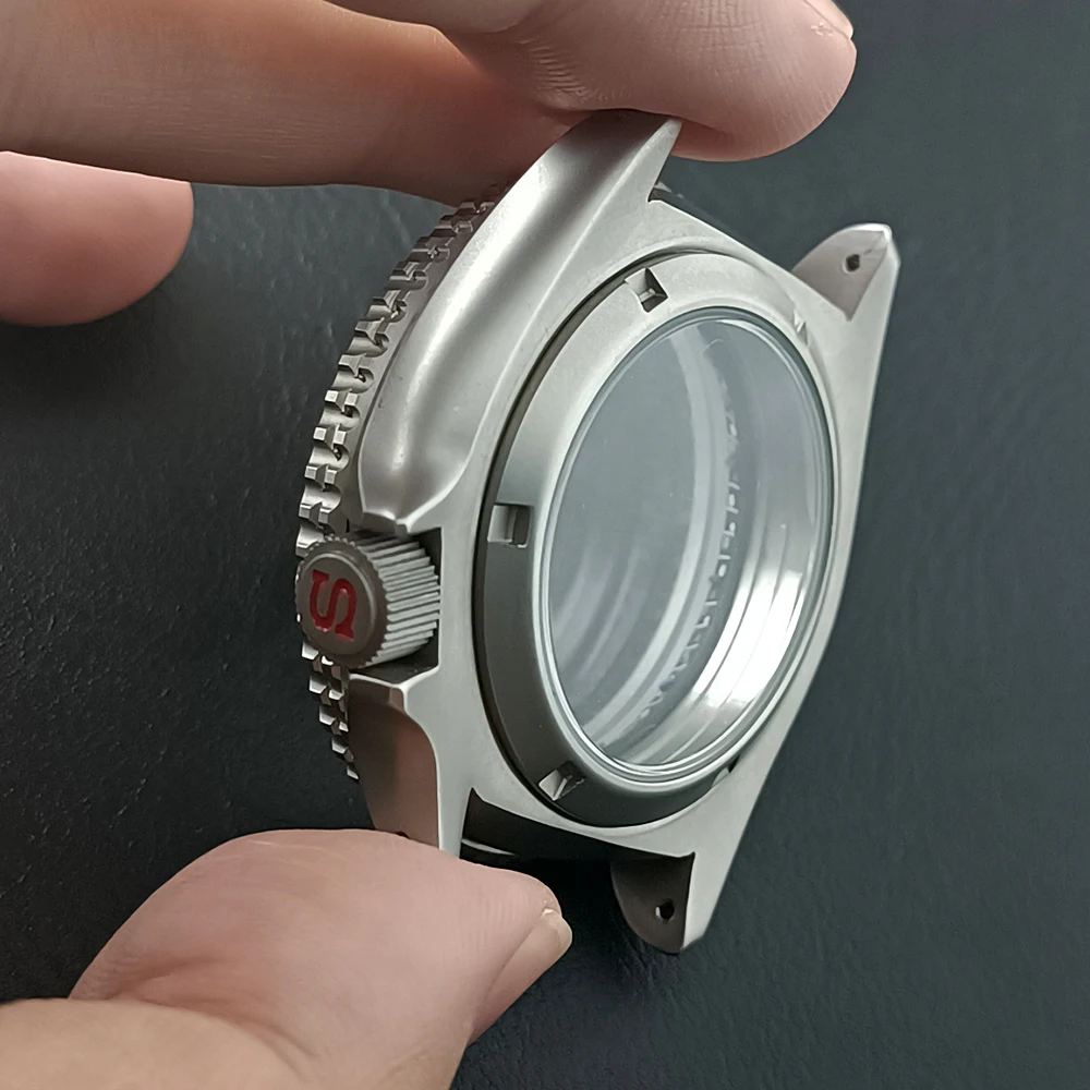 Premium Silvery Steel Watch Case with Sapphire Glass Bezel – 42mm