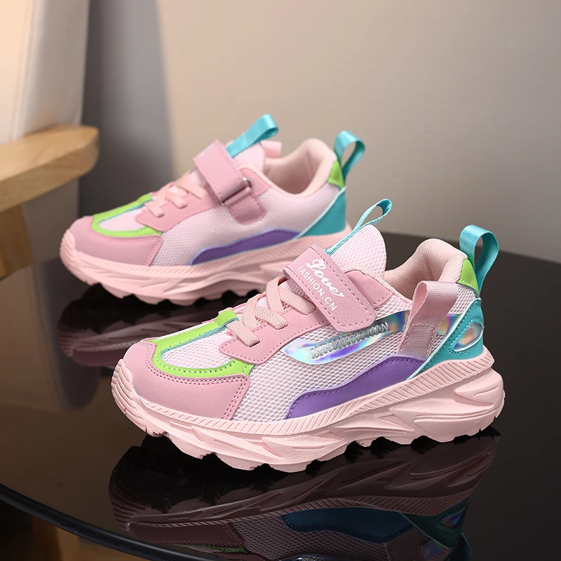 أحذية جري للفتيات، شبكة مسامية، أحذية رياضية ناعمة ومريحة للأطفال، أحذية جري عصرية وغير رسمية في الهواء الطلق