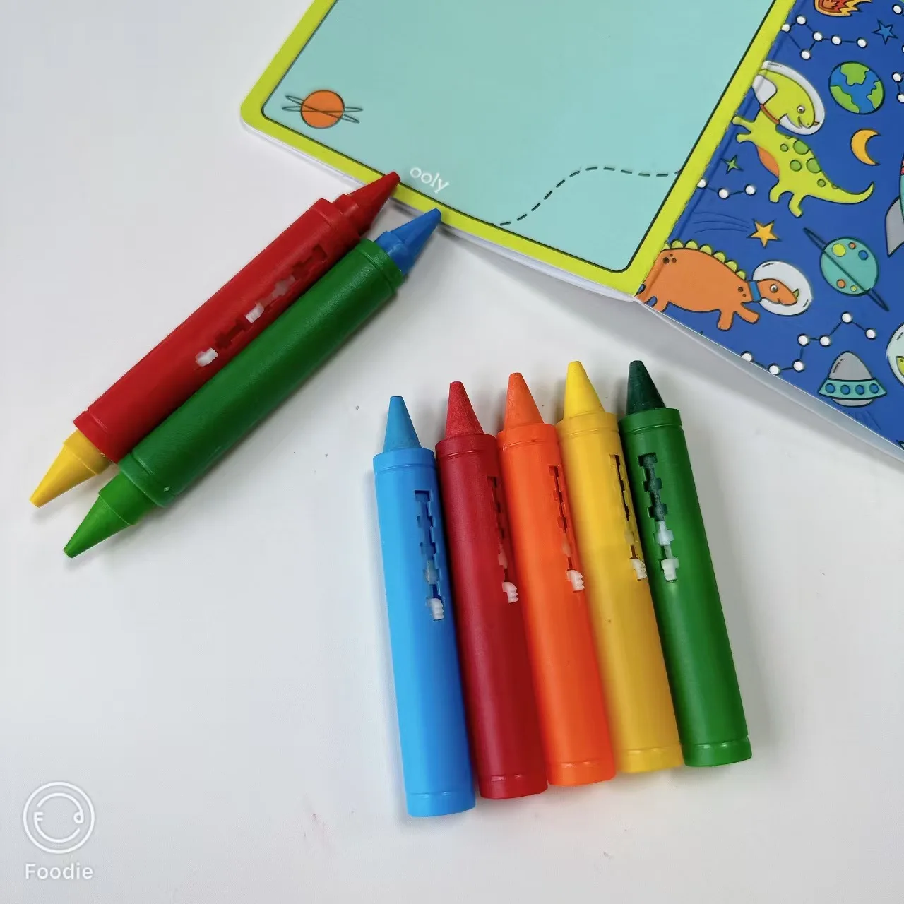 6 colors Set Washable Bath Crayons Coloful Drawing in the Tub Easy Clean Pens for Kids Colorful for Fun Art Toy Supply 3