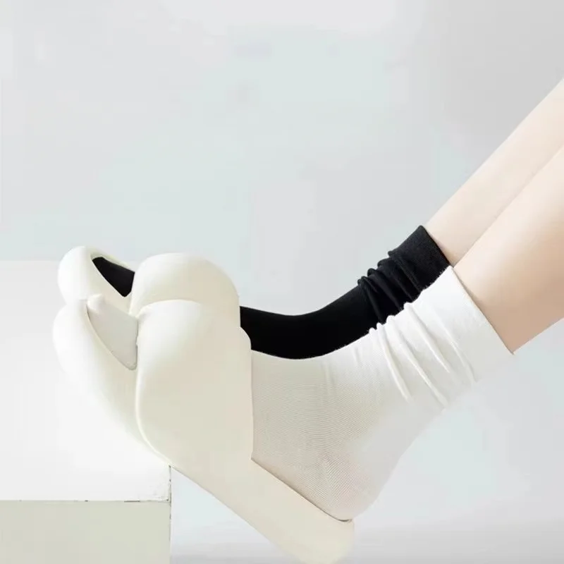 5 Pairs of Women's Mid-Calf Socks, Solid Color Flat Bottom Casual Socks, Black and White Spring and Autumn Socks - 4