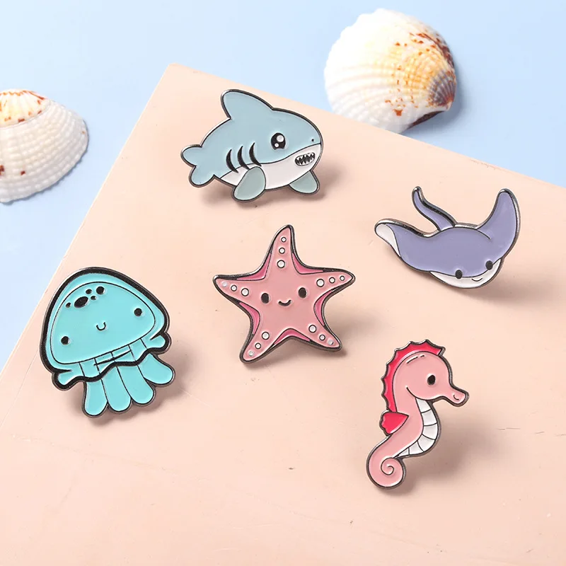Baby Shark Spille Smaltate Sea Ocean Animal Spille Cute Kawaii Cartoon Bag Hat Spilla Da Bavero Distintivo Regalo Per Ragazza Ragazzi