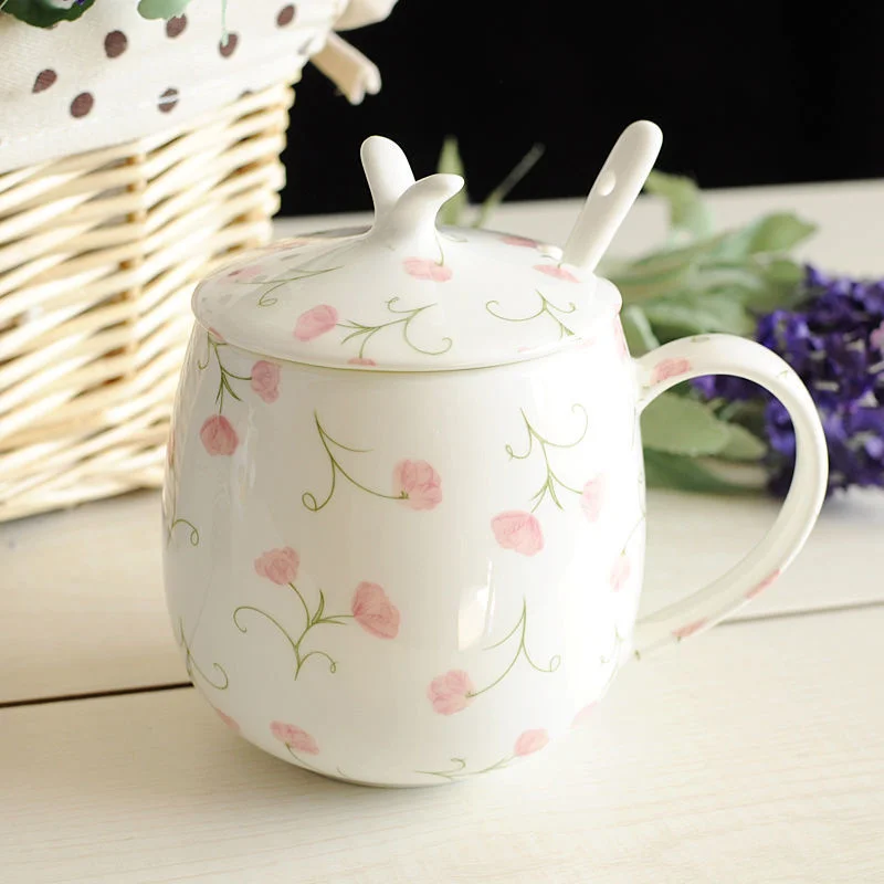 

Creative Cute Blue Whale Giraffe Stars Moon Porcelain Coffee Milk Tea Mug with Lid Cartoon White Cup Valentine's Day Gift