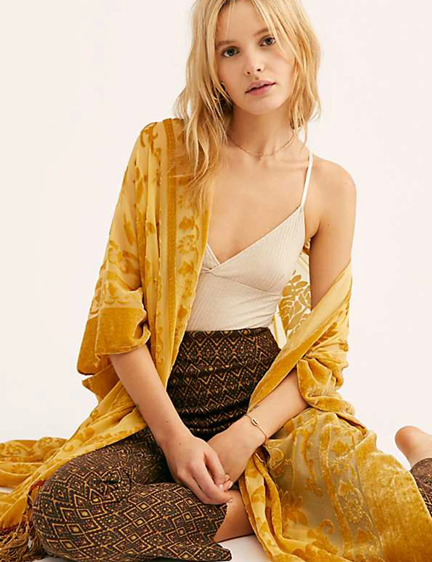 Рисунок 5 - Женское бархатное кимоно WeHelllo