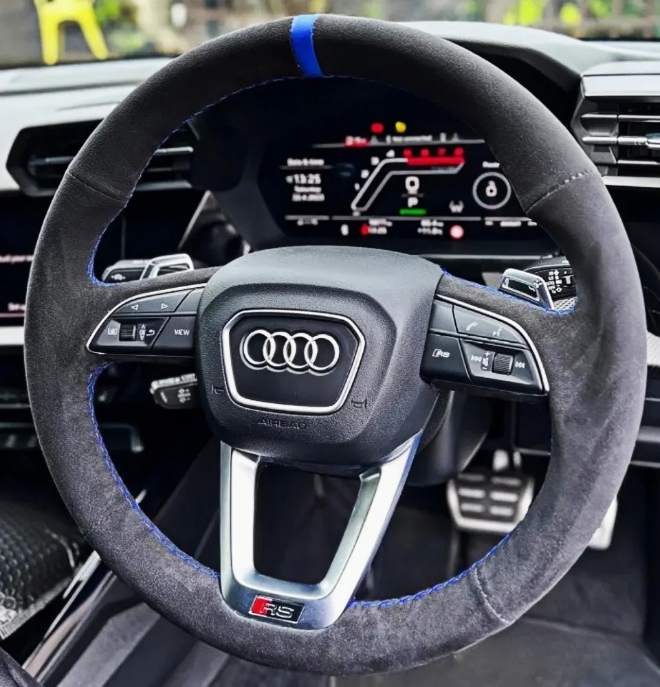 Benutzerdefinierte rutschfeste Wildleder-Lenkradabdeckung für Audi Q3 F3 Q5 FY SQ7 Q8 SQ8 RS Q3 Q8 (D-Form) Avant Lenkung Wrap – Detail 1
