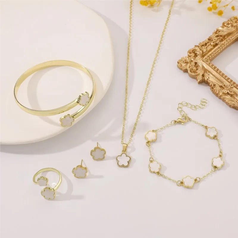 5pcs/set Luxury Lucky Flower Design Pendant Jewelry Sets for Women Fashion Necklace Bracelet Earrings Ring Wedding Jewelry Gifts