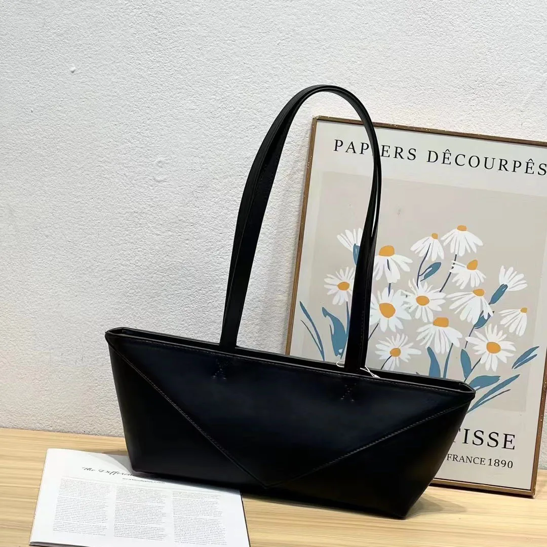 thumbnail image 1 of 2023 Nuevos bolsos de mano para mujer, bolsos de hombro y carteras de lujo de diseñador clásico para mujer, bolso de mano de gran capacidad para uso diario para mujer, 1 of 5