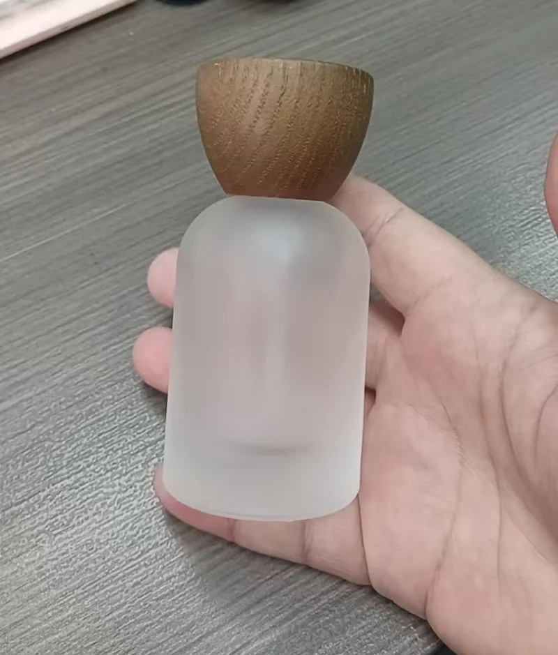 10pcs 30/50ml Frosted Glass Perfume Bottles – Refillable Screw Wooden Lid Atomizer Cont... - SKU PBBS1835 - UGI Packaging