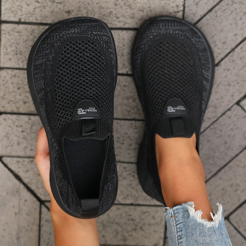 נעלי רגל חשוף עם סוליות רחבות ועבות לגברים ונשים, נעלי ספורט רשת חדשות לאביב 2025, מתאימות לטניס קז'ואלי לנשים