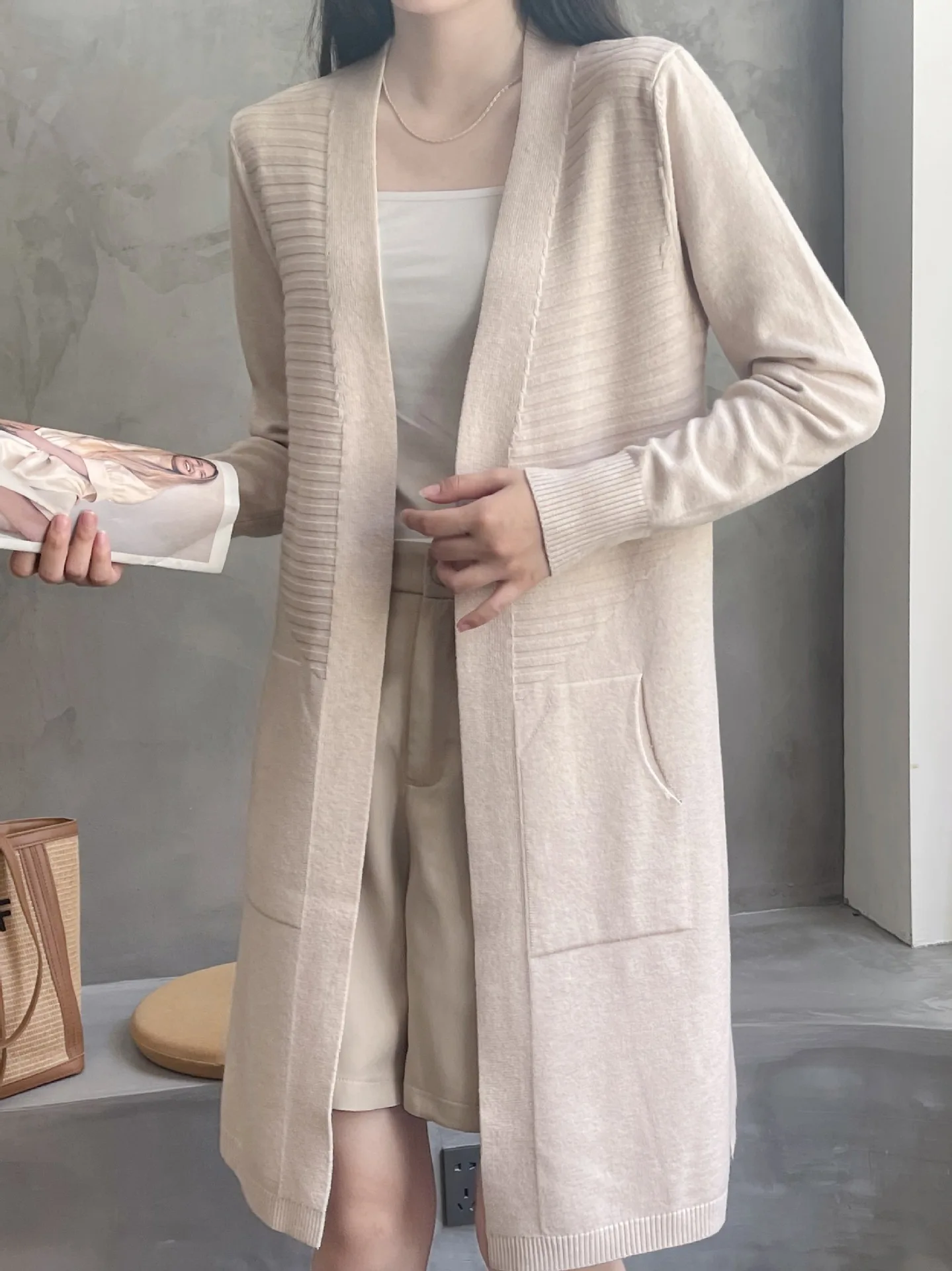 

Autumn and winter 2023 knitted cardigan sweater feminine elegant long sleeved shawl medium long windbreaker outer loose top