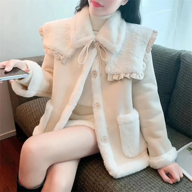 New 2023 Autumn/Winter Suede Plush Age Reducing Splicing Design with Thickened Wool and Winter Hepburn Style Coat for Commuting