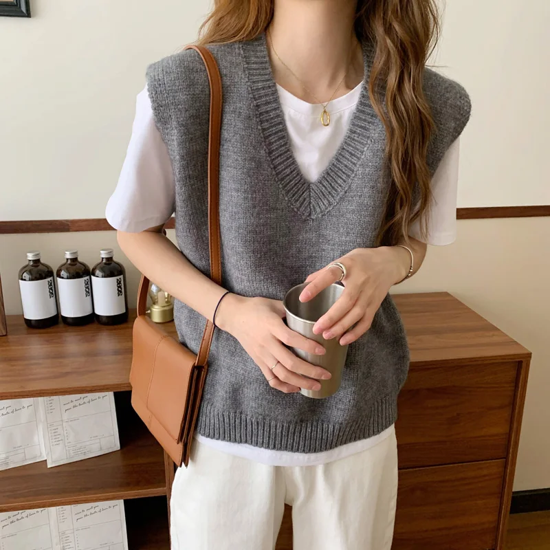 ȸ    ѿ  ܿ ѱ Ÿ   Ī V-neck  Ϻ м   