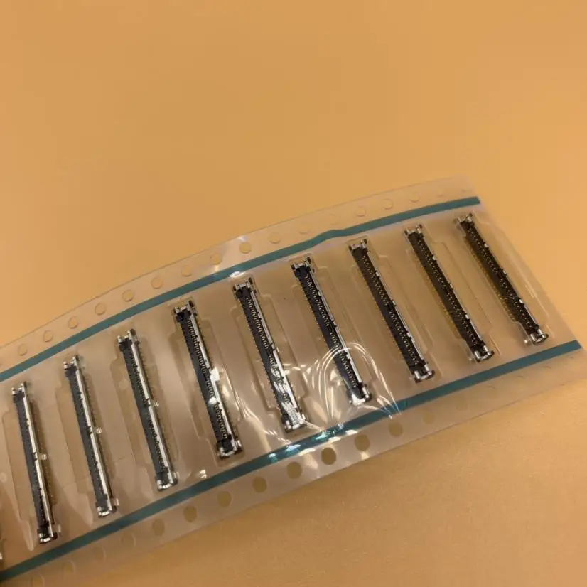 Carte de base de rechange pour DJI Mavic 3 Classic, posée à plat, surface texturée.