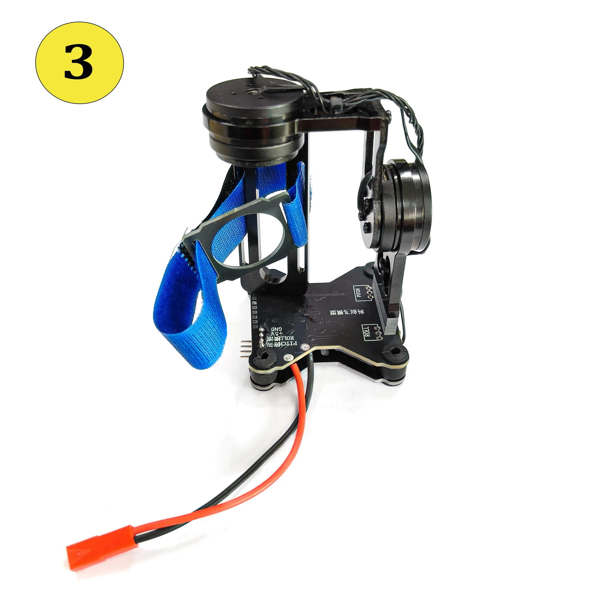 Gimbal 3 axes pour GoPro avec télécommande, prêt à stabiliser des prises de vue dynamiques.