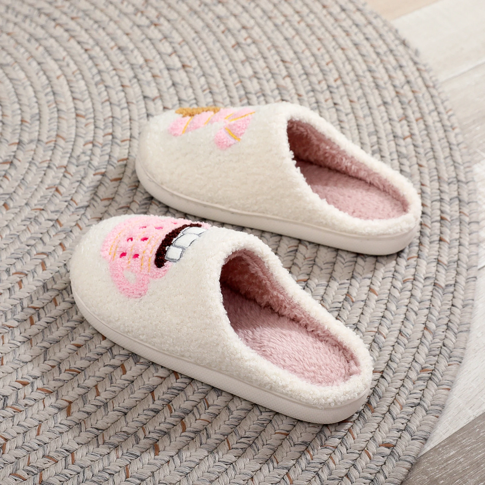 Women & Men Christmas Slippers Cotton Home Slippers Cute Fuzzy Warm Slip On Slippers for Bedroom Living Room Garden Yard