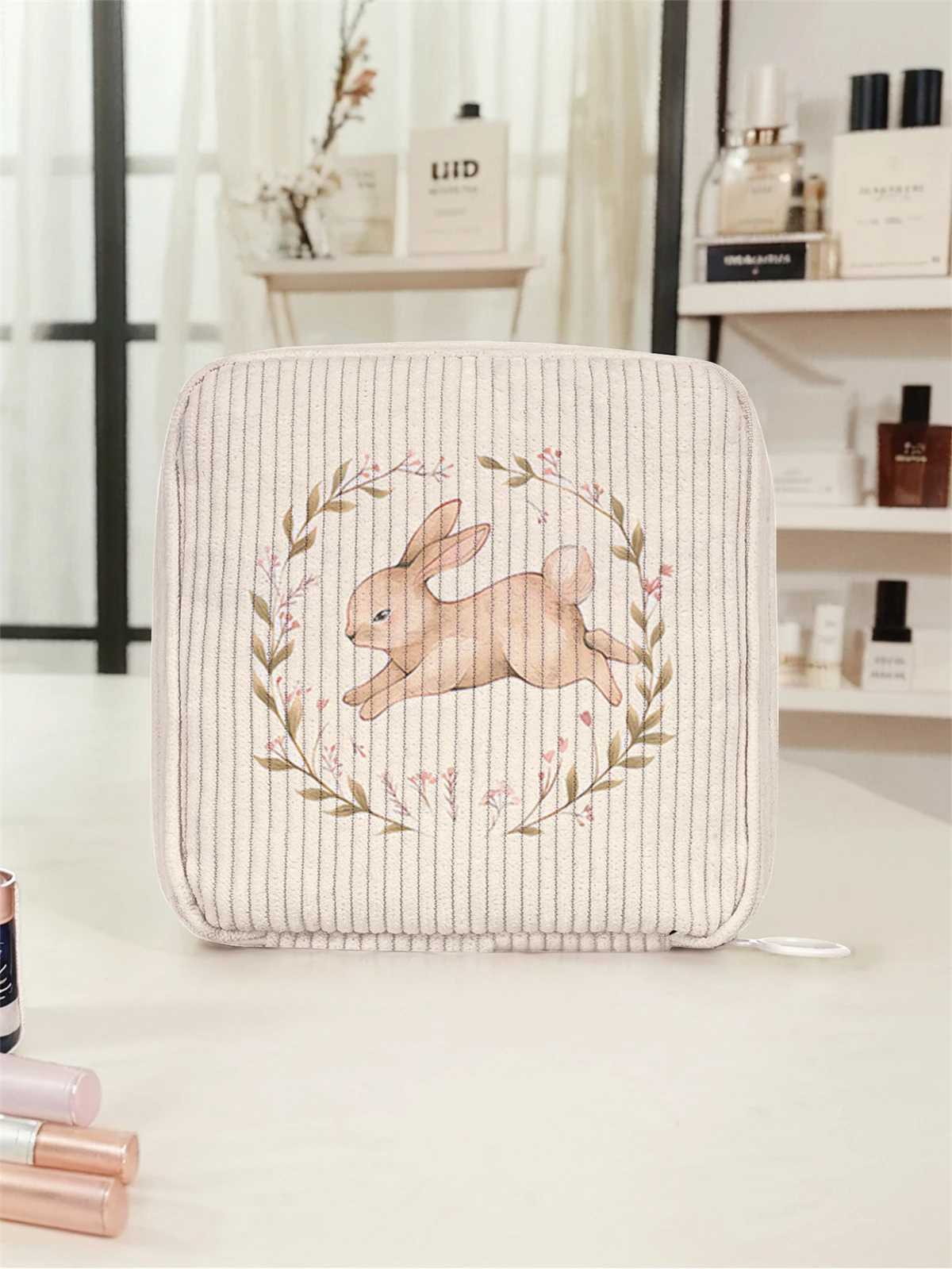 Rabbit pattern printed sanitary napkin storage bag, women's lightweight tissue bag, sanitary tissue bag
