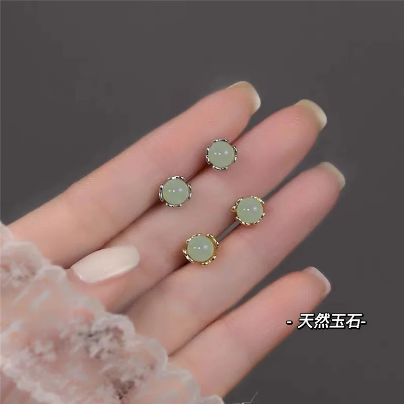 

S925 Silver Needle Vintage Jade Mini Stud Earrings 2022 Autumn Winter Retro Design Green Stone Female Exquisite Small Earrings