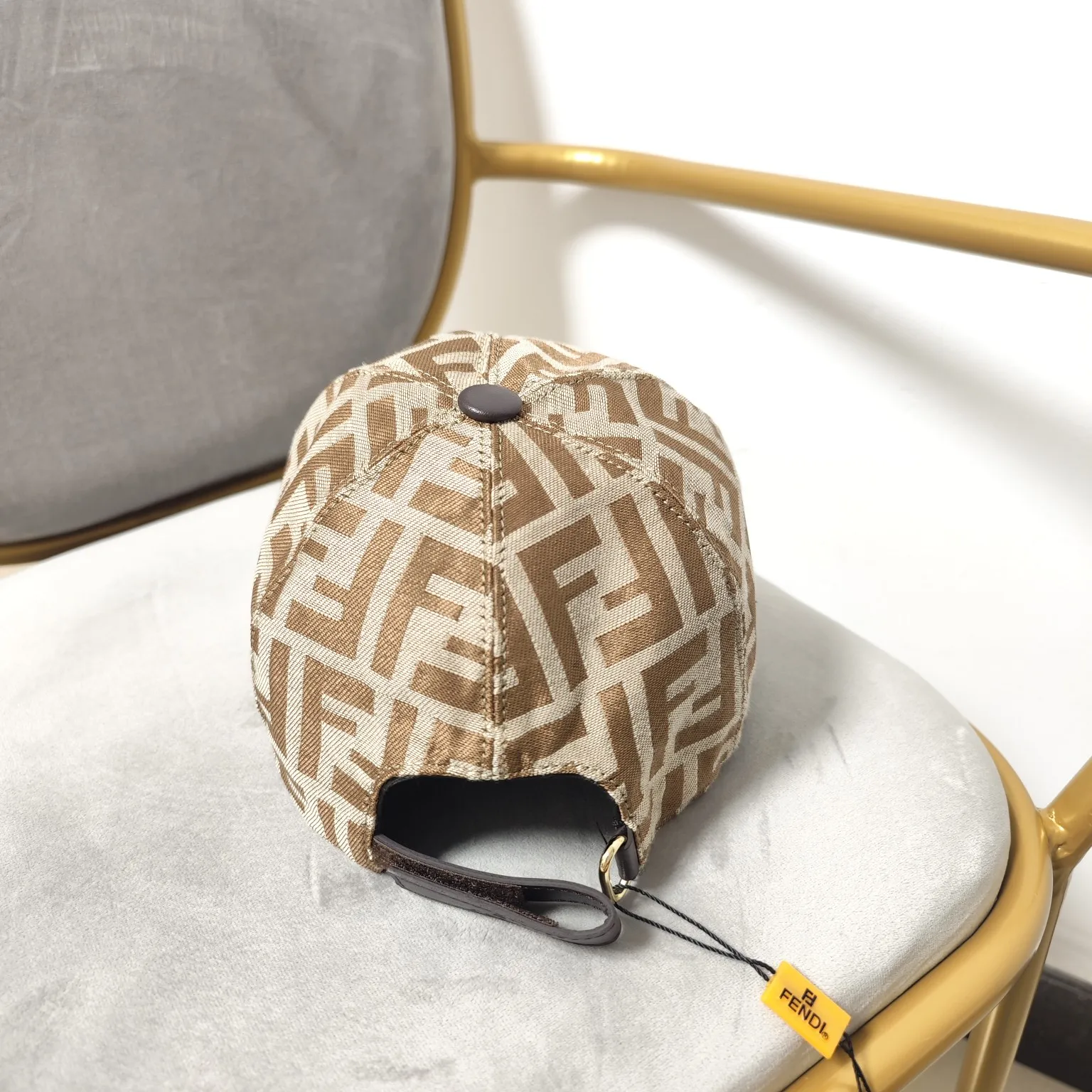 FENDI キャップ　58cm FENDI（フェンディ） キャップ 帽子 ブラックキャンバス ベースボール