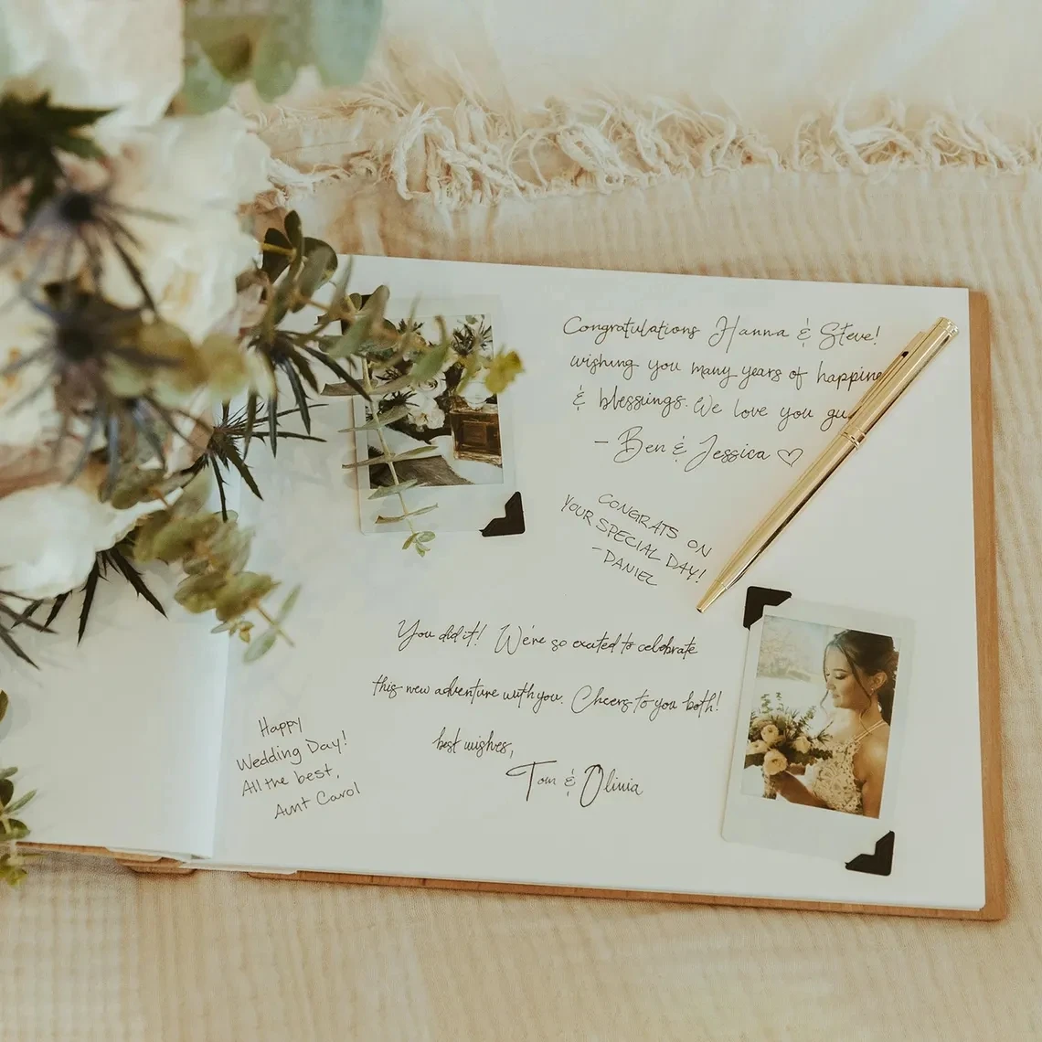 Personalized Wedding Guest Book with Floral Design for Garden Weddings，Customize the names and wedding dates of the bride& groom