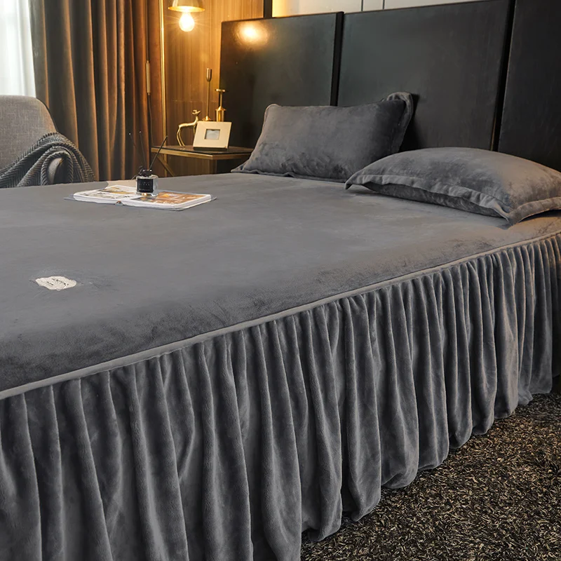 Description Picture 5 of itemSolid Color Bed Skirt Velvet Bed Cover for Winter Skin-friendly Mattress Protectors roupa de cama Home Bedspread (No Pillowcase)
