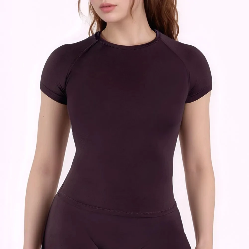 Seamless Yoga Top - Lightweight Workout Crop Top | Breathable Gym Wear for Women