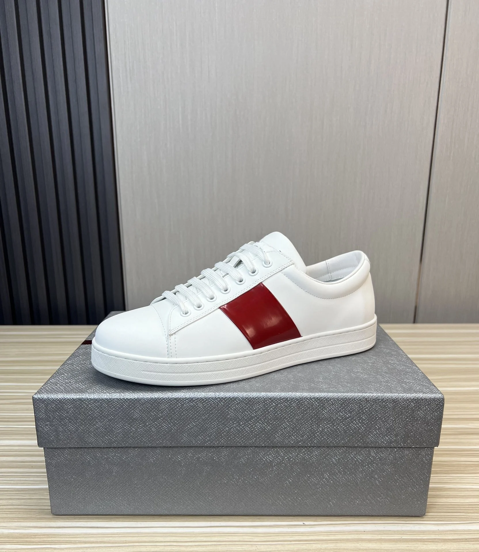

2024 new men's casual and trendy high-quality genuine leather non-slip shoes, simple and versatile soft-soled breathable shoes