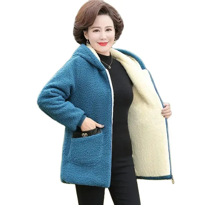 Winter Lambswool Fleece Keep Warm Cotton-padded Clothes Fashion Middle-aged And Elderly Women Particle Velvet Hooded Coat Tide.