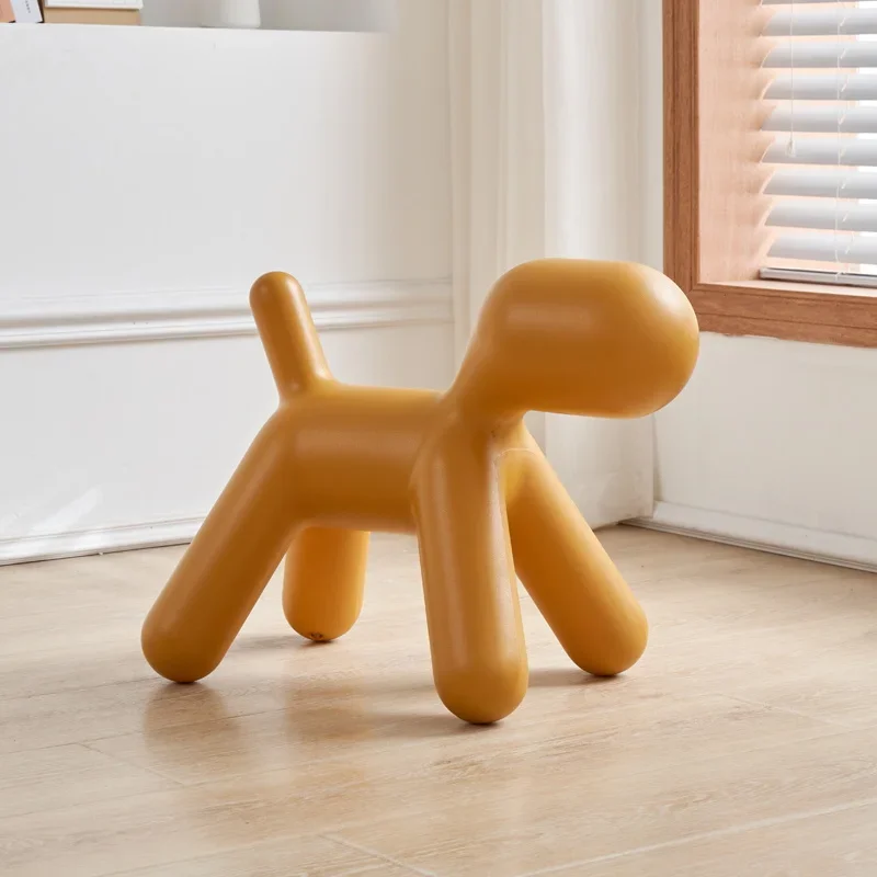 thumbnail image 1 of Taburete nórdico para cambio de zapatos, silla de plástico con diseño creativo de animales de dibujos animados para perro, venta al por mayor, muebles para el hogar, 1 of 4