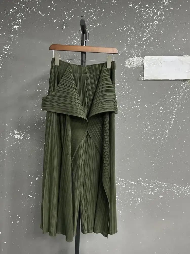 EAM Black Pleated Irregular High Elastic Waist Wide Leg Pants New Loose Trousers Women Fashion Tide Autumn 2026 30A2833
