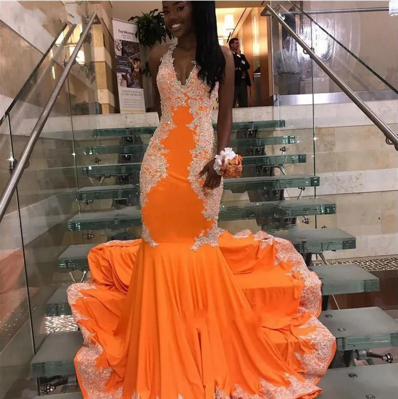 

2022 Halter Orange Mermaid Formal Prom Dress Lace Appliques Open Back Sexy Trumpet Evening Party Gowns Robe De Soiree